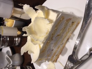 ホワイトチョコレートケーキ