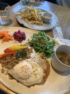 ヘッドクゥオーターカフェ